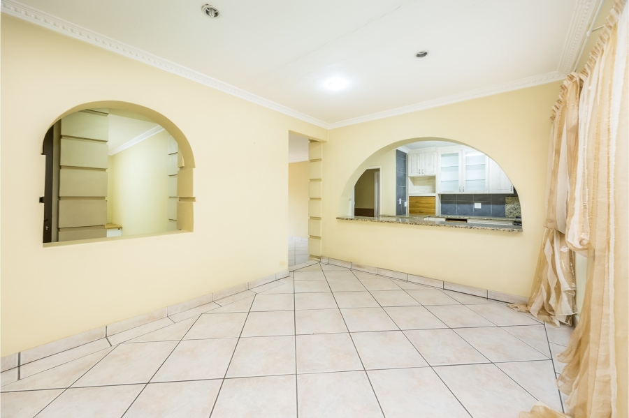 9 Bedroom Property for Sale in Vierlanden Western Cape